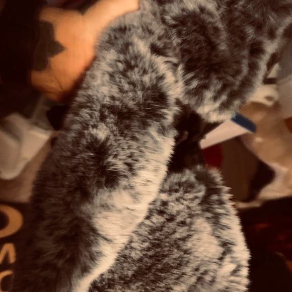 Small dog winter coat with fur lined neck 15” long 8” chest - Picture 3 of 3